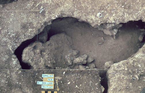 Structure X8 à - 0,60 cm (entrée de galerie de mine néolithique)