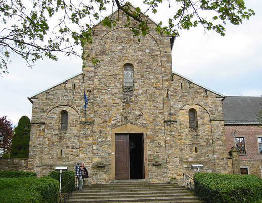 Eglise romane clunisienne de Saint-Severin en Condroz